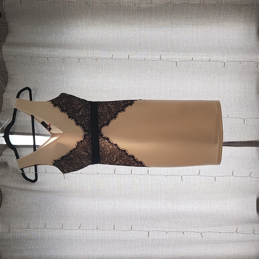 Cream dress with lace accent